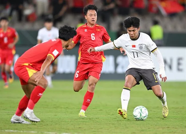 Giao diện người dùng thân thiện và hỗ trợ khách hàng 24/7 của 77 Ball Xổ Số